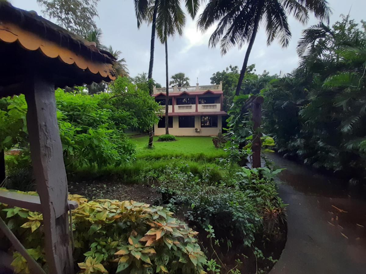 Seawoods Beach Hotel Dahanu Extérieur photo