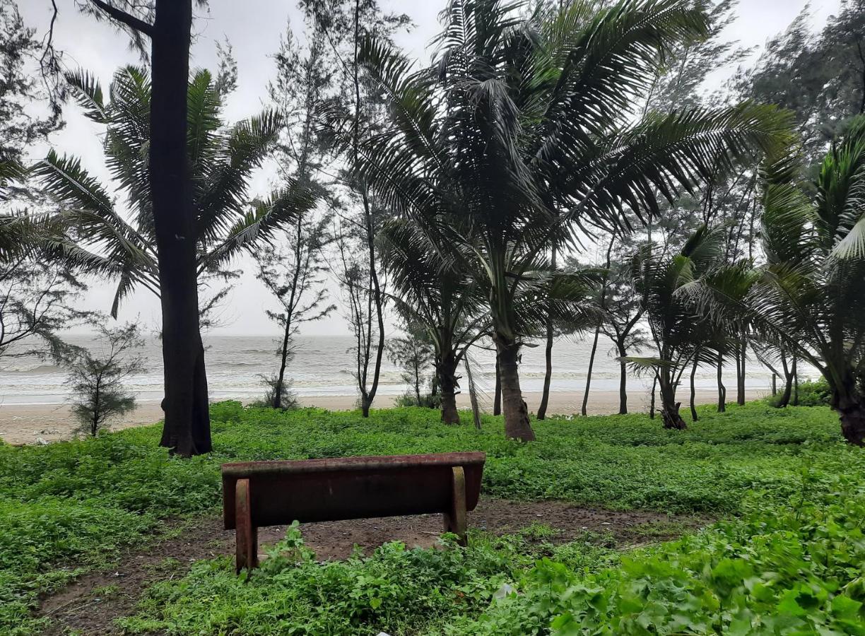 Seawoods Beach Hotel Dahanu Extérieur photo